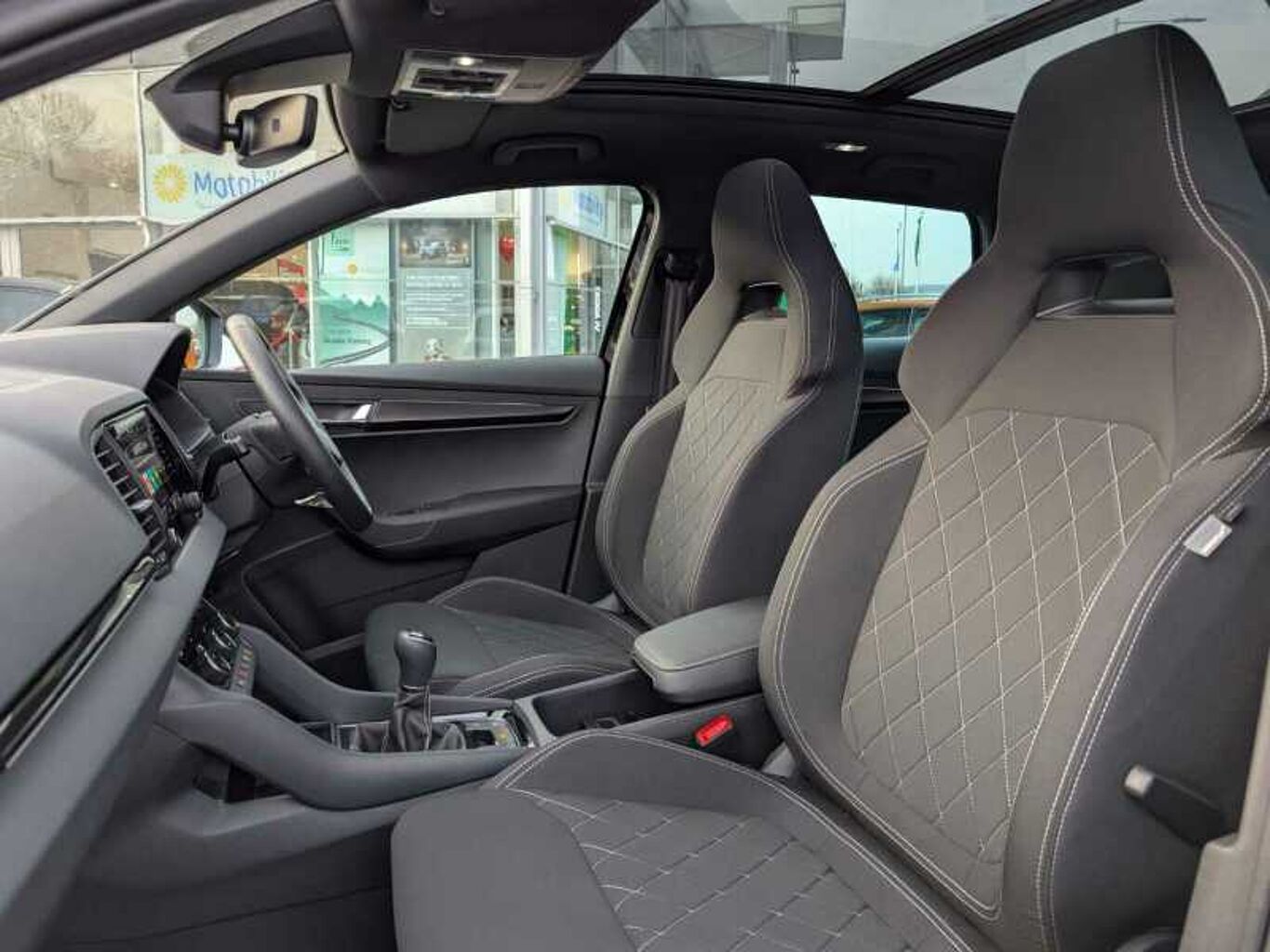 SKODA KAROQ 1.5 TSI Sportline 5dr