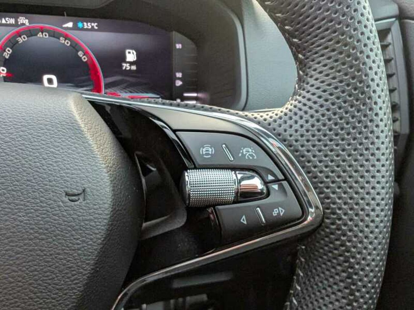SKODA KAROQ 1.5 TSI Sportline 5dr