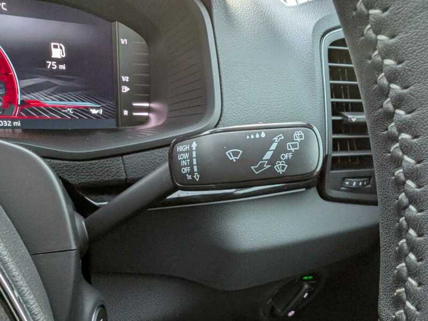 SKODA KAROQ 1.5 TSI Sportline 5dr