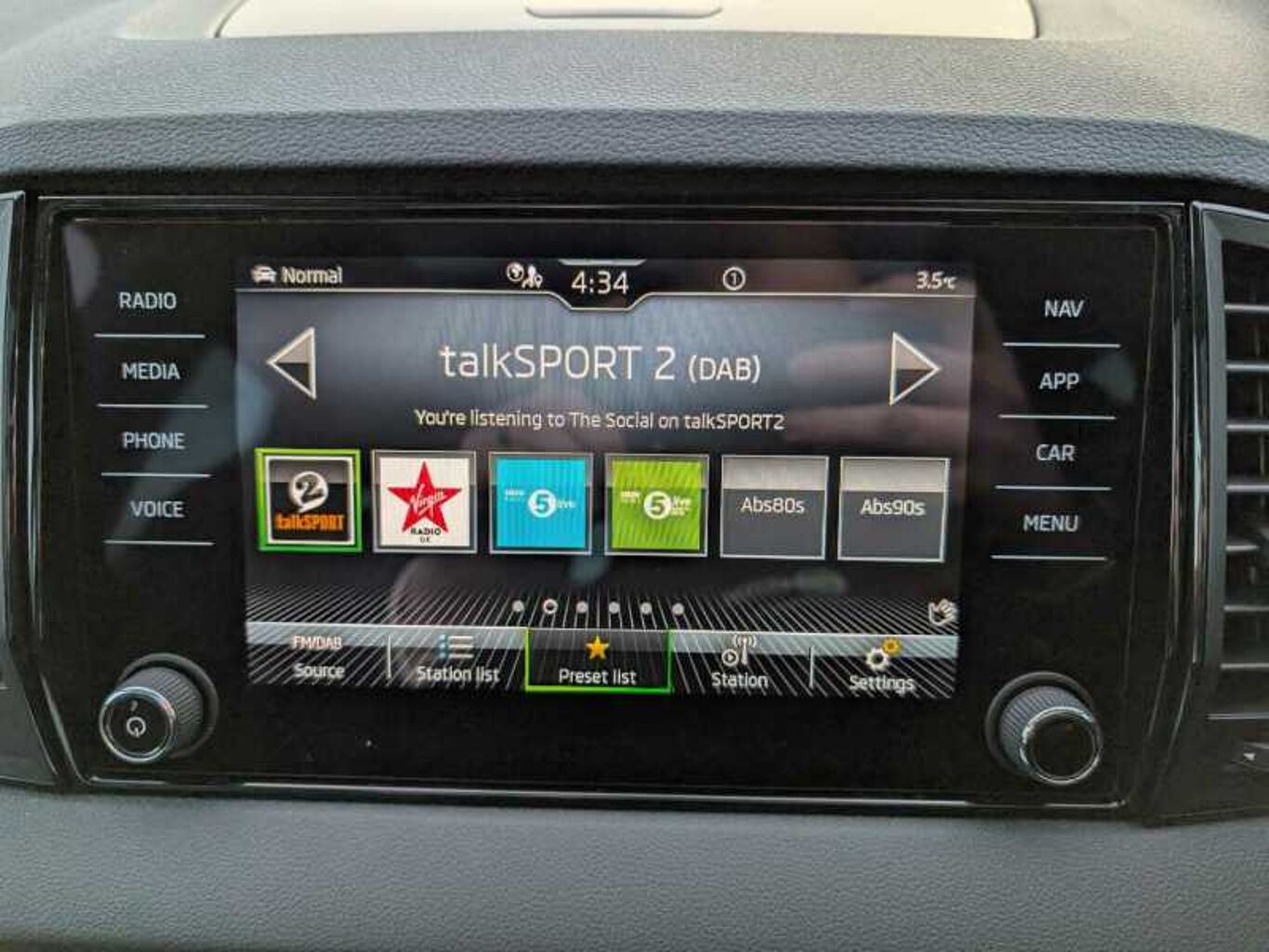 SKODA KAROQ 1.5 TSI Sportline 5dr