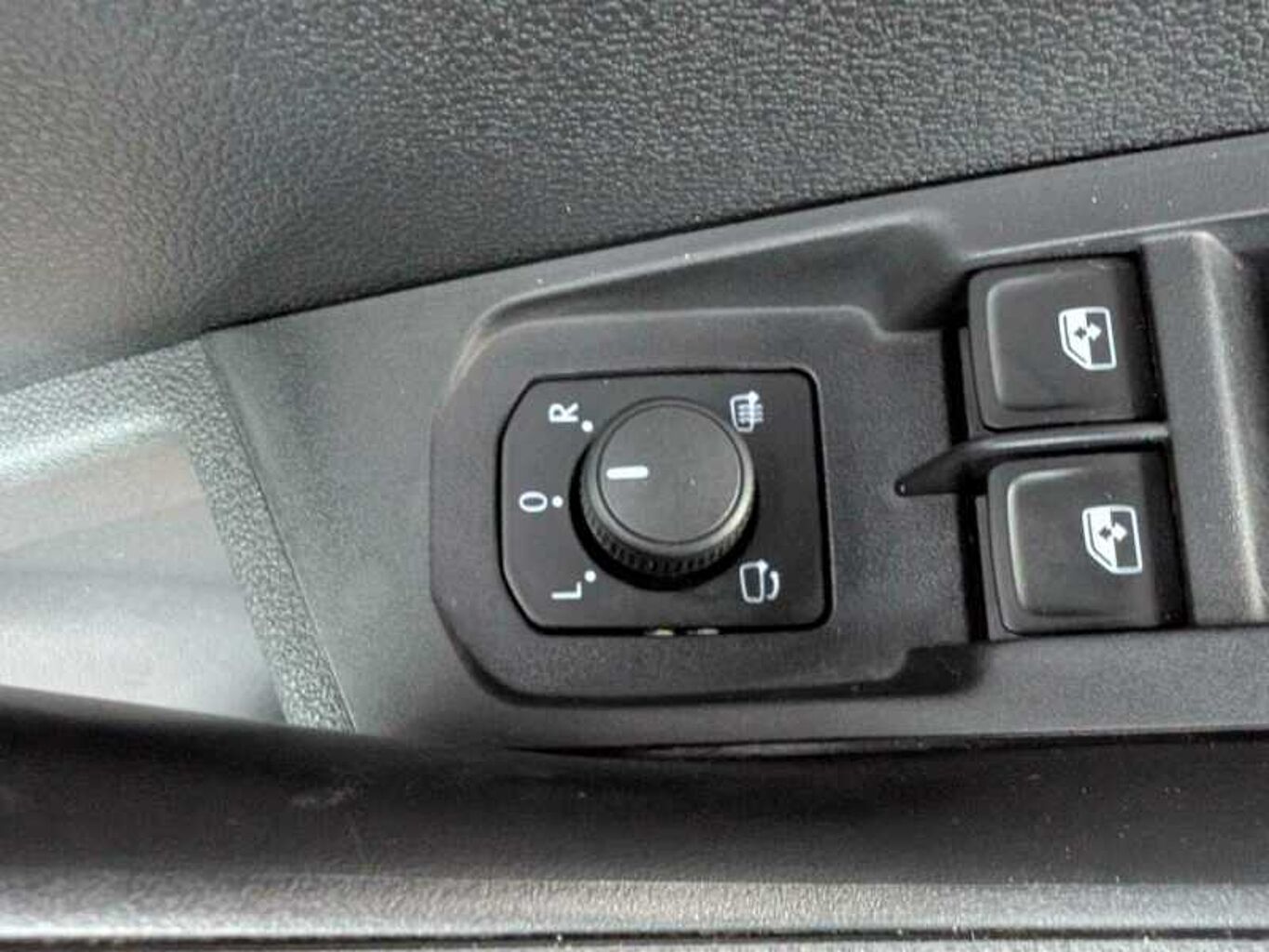 SKODA KAROQ 1.5 TSI Sportline 5dr