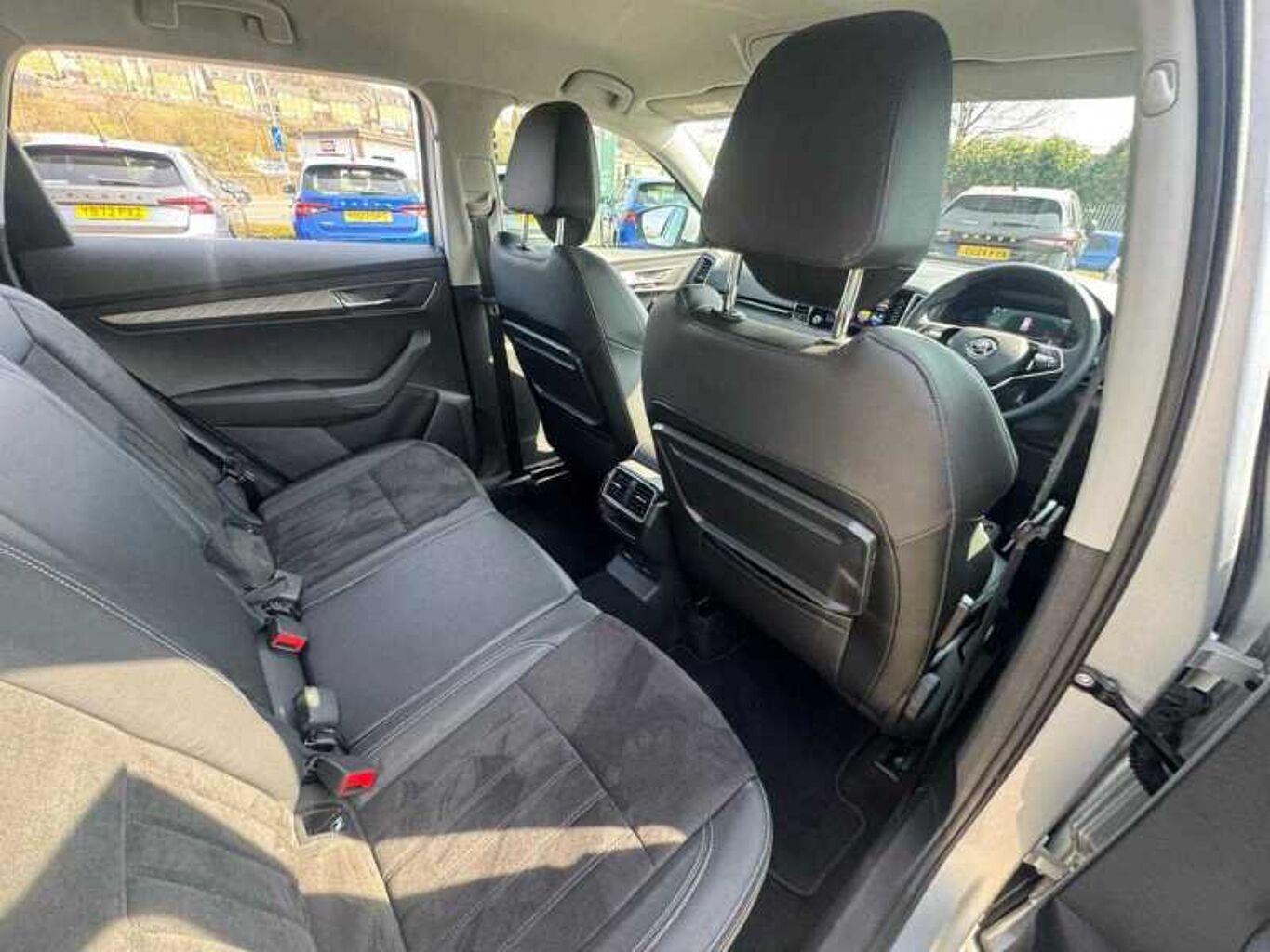 SKODA KAROQ 1.5 TSI SE L 5dr