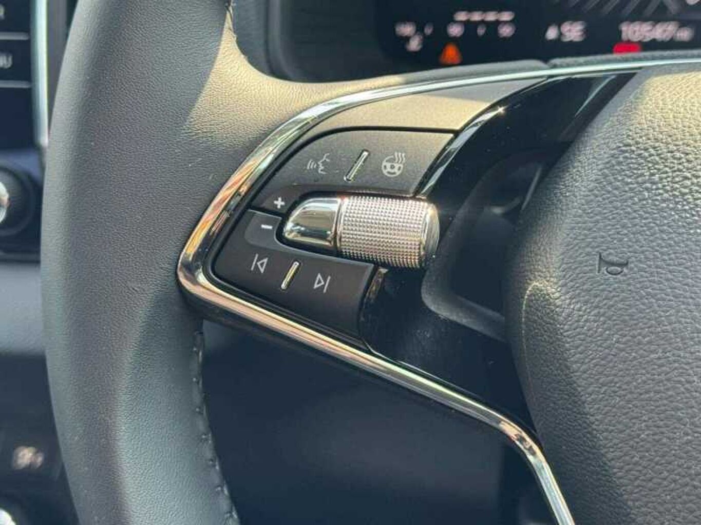 SKODA KAROQ 1.5 TSI SE L 5dr
