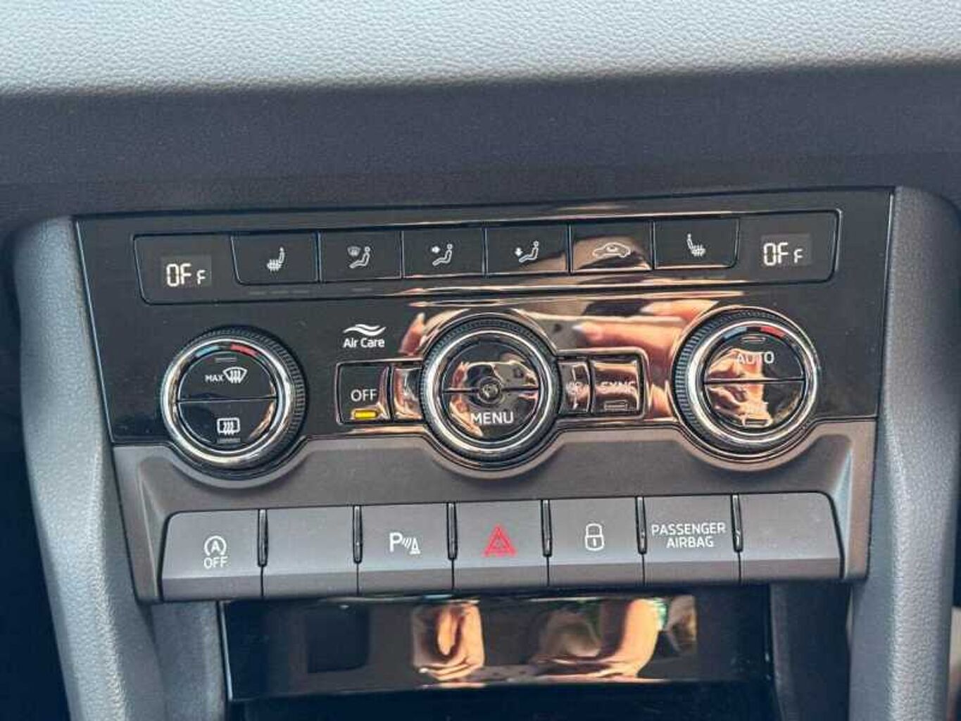SKODA KAROQ 1.5 TSI SE L 5dr