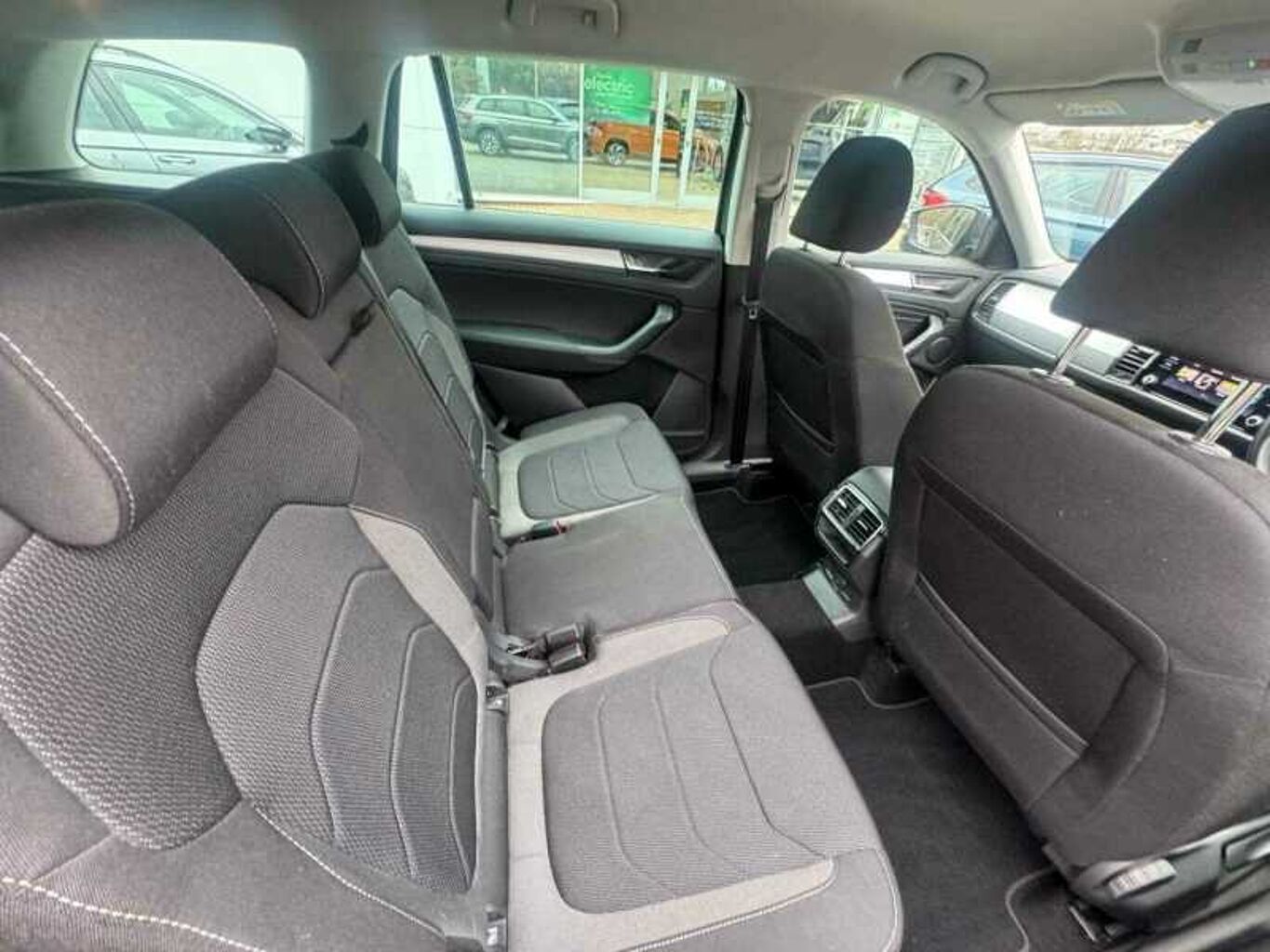 SKODA KODIAQ 2.0 TDI SE Drive 5dr DSG [7 Seat]
