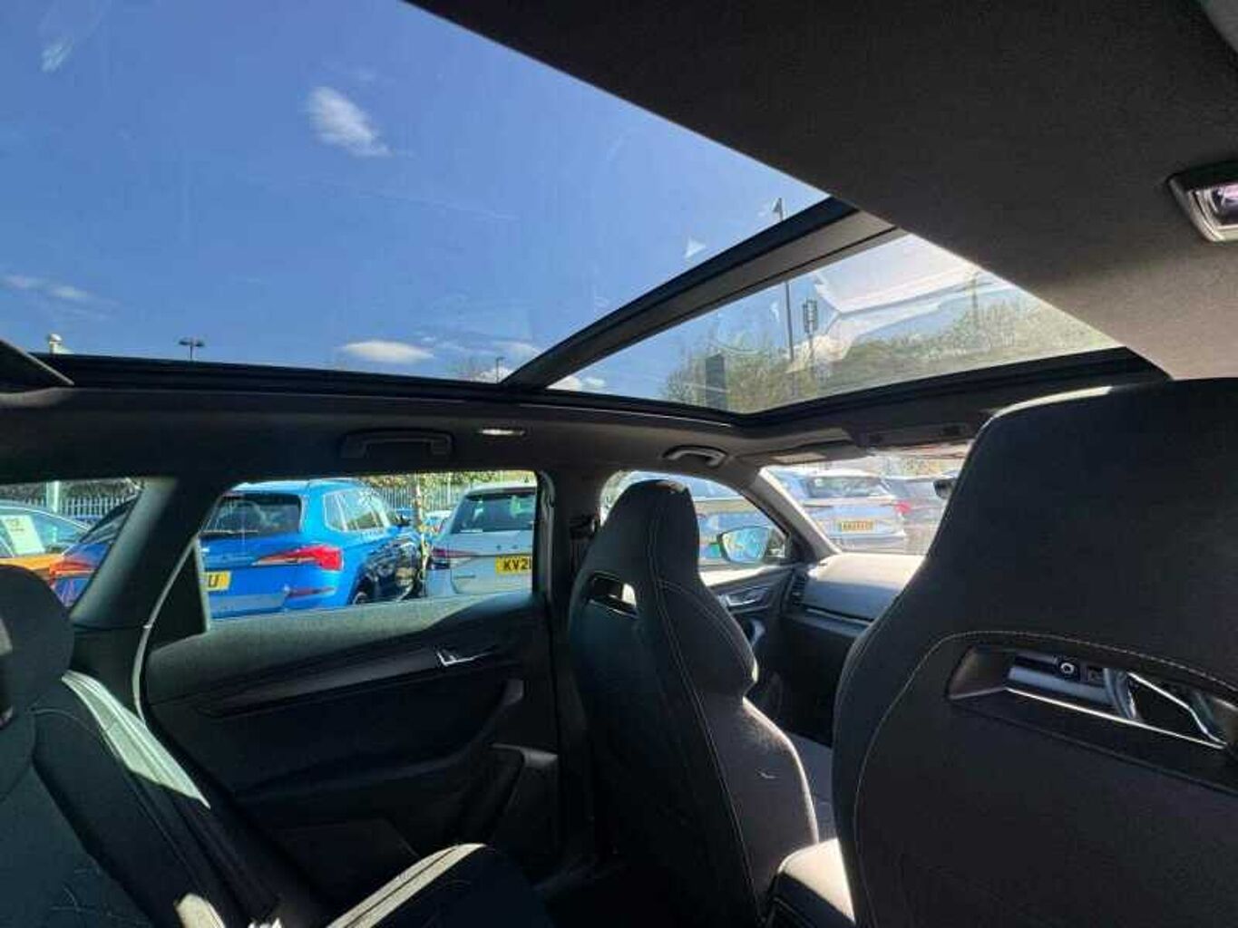 SKODA Karoq SUV 2.0 TSI (190ps) 4X4 SportLine DSG