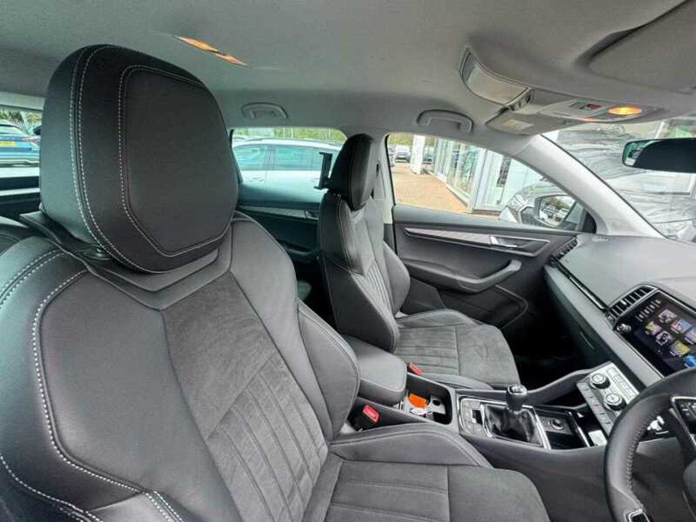 SKODA KAROQ 1.5 TSI SE L 5dr