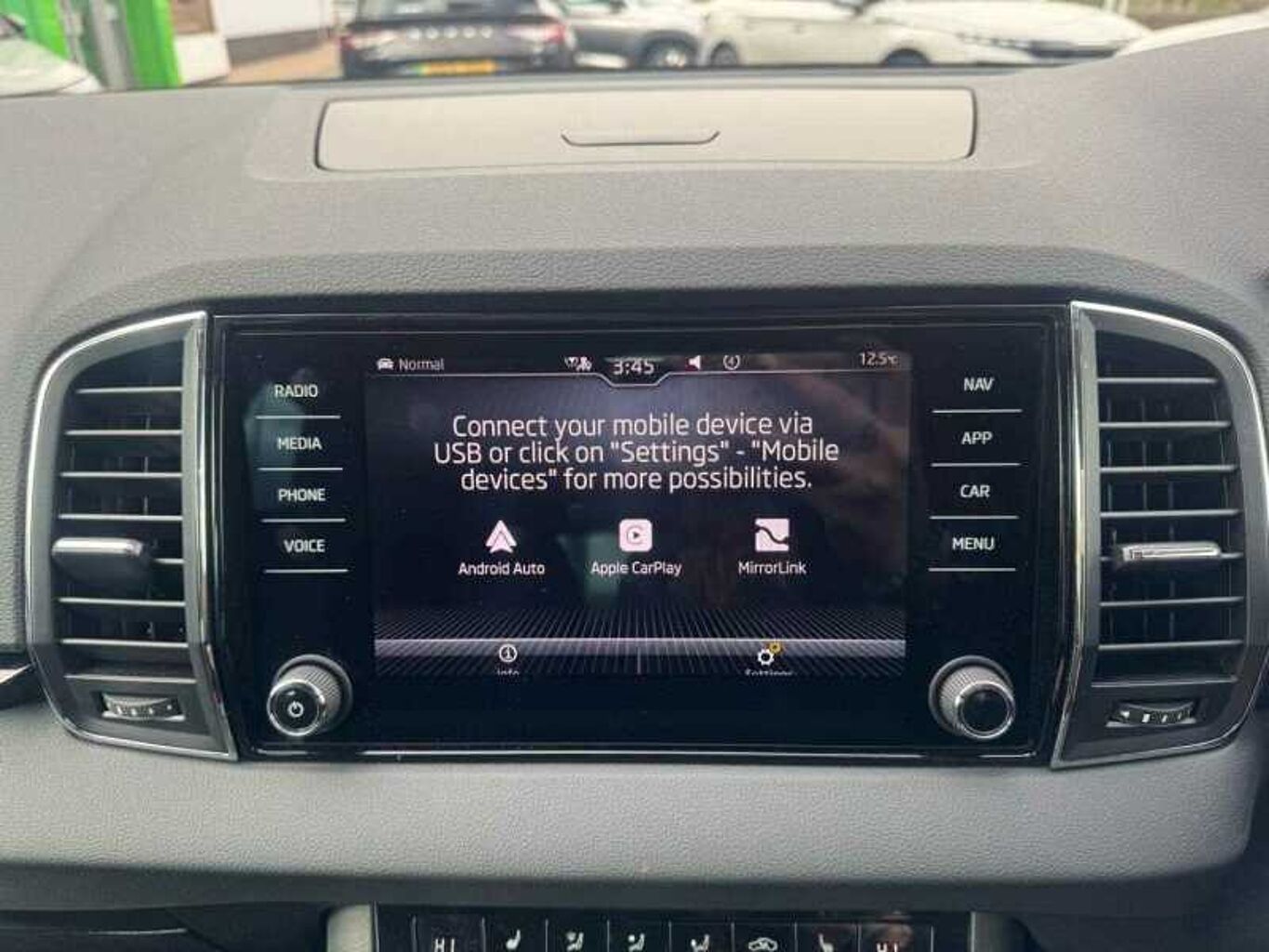 SKODA KAROQ 1.5 TSI SE L 5dr