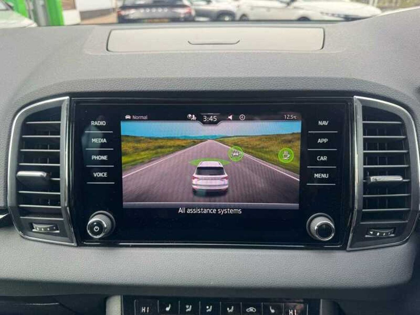 SKODA KAROQ 1.5 TSI SE L 5dr