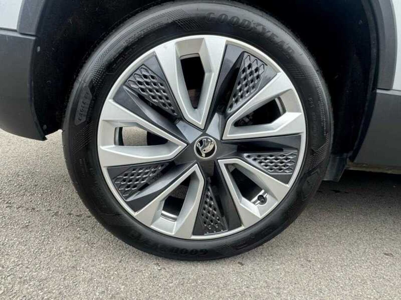 SKODA KAROQ 1.5 TSI SE L 5dr