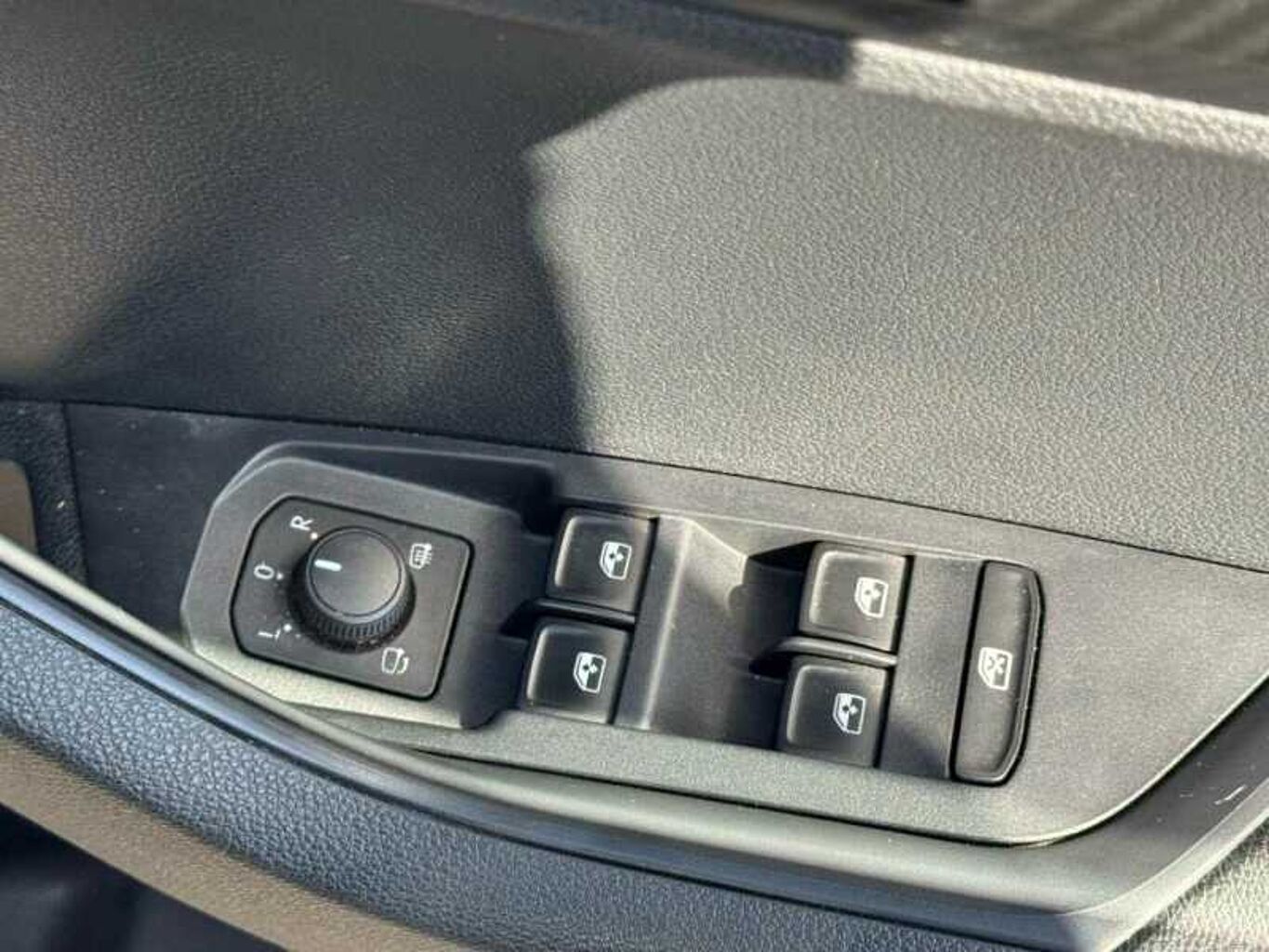 SKODA Karoq SUV 2.0 TSI (190ps) 4X4 SportLine DSG