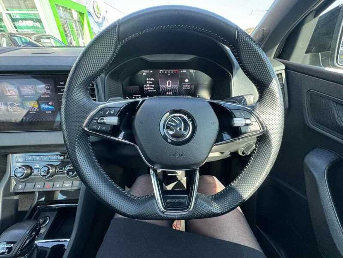 SKODA Karoq SUV 2.0 TSI (190ps) 4X4 SportLine DSG